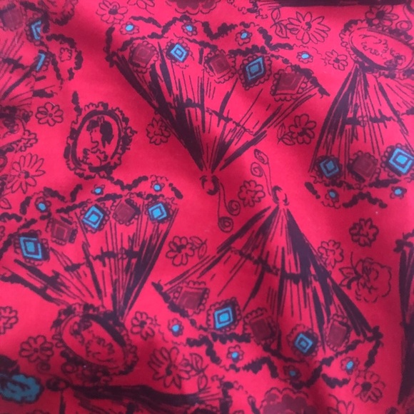 Peasant Dress in Red Vintage Fan Print - Picture 3 of 4